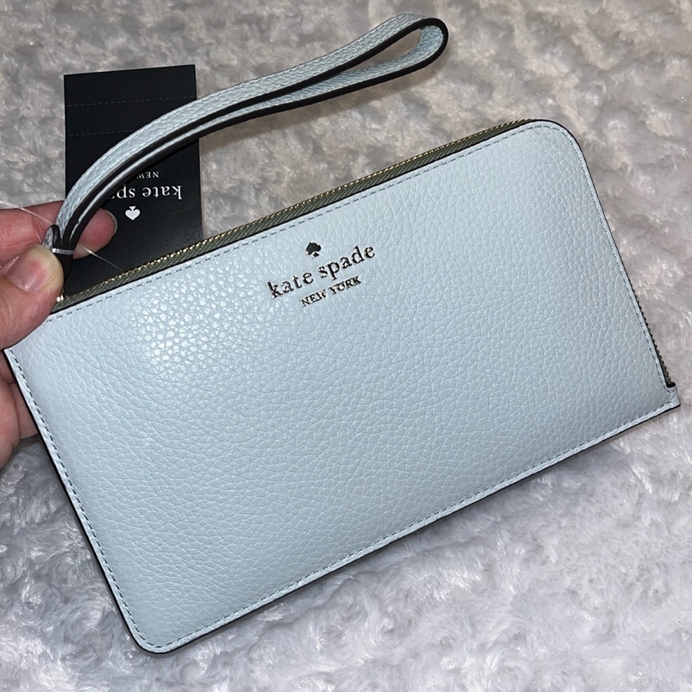 kate spade NWT! Lucy Medium L-Zip Wristlet